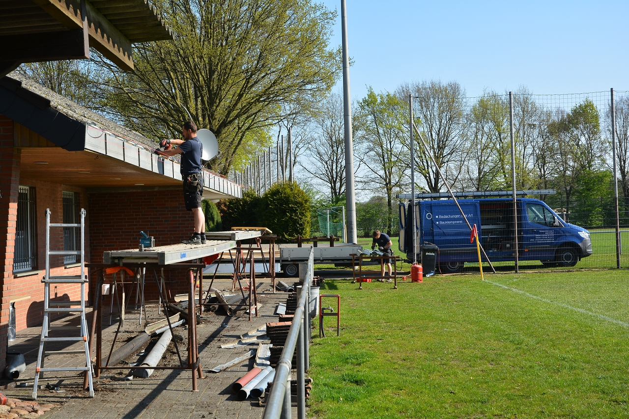 2019_04_20_RWN_Clubheim_Dachrinne_-4