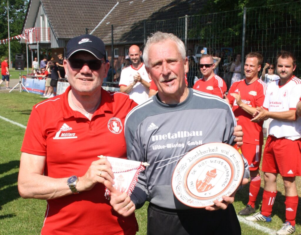 Heinz Lütke-Wissing beendete Karriere als aktiver Spieler beim Spiel der Alten Herren gegen S04