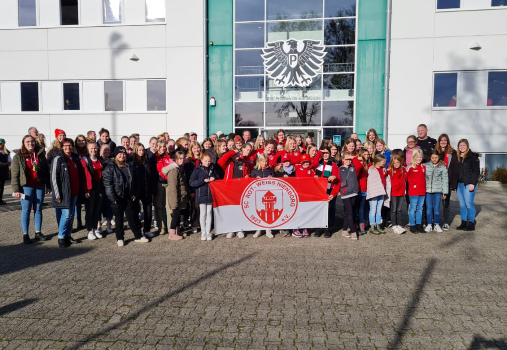 15 Jahre Mädchen- und Frauenfussball beim SC Rot-Weiß Nienborg - Jubiläumsfahrt zum SC Preußen Münster